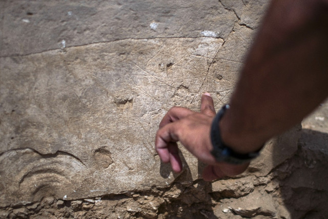 Ship drawings discovered in the Rahat excavation. 2024 (Photo: Yoli Schwartz, Israel Antiquities Authority).