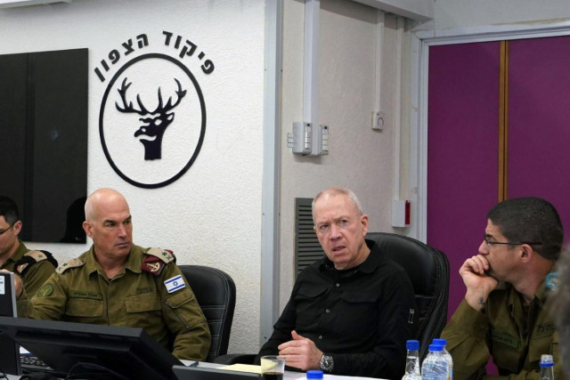 Minister of Defense Yoav Gallant at the IDF’s Northern Command (Photo: Ariel Hermoni (IMoD))