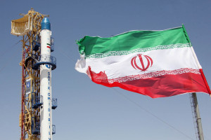 The Safir (ambassador) satellite-carrier rocket, which will carry Iran's Omid (hope) satellite, is seen before launch at Iran's space centre in Tehran August 17, 2008. Iran said on Sunday it had launched its first domestically made satellite into space, the official IRNA news agency reported. Photo: REUTERS