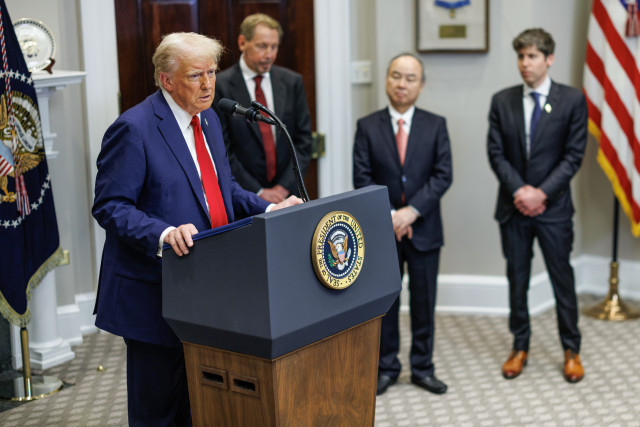 President Donald Trump announces a new AI initiative alongside CEOs Masayoshi Son, Larry Ellison, and Sam Altman in Washington, D.C., January 21, 2025. Photo: Reuters/POOL via CNP/INSTAR Images.