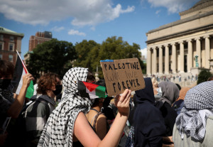 A pro-Palestinian demonstration at Columbia University on the first anniversary of Hamas' October 7 attack, amid the ongoing Israel-Hamas war, in New York City, U.S., October 7, 2024. REUTERS/Mike Segar/File Photo.