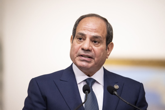 Egypt's President Abdel Fattah al-Sisi and French President Emmanuel Macron give a joint press conference after their meeting at the Presidential Palace in Cairo on April 7, 2025. Photo by Eliot Blondet, Reuters