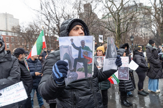 Hundreds activists rally against oppressive Iranian regime of Supreme Leader Ali Hosseini Khamenei responsible for thousand protesters killed on streets of Iranian cities in the past few days on Washington Square Park in New York, NY on January 19, 2026. They were joined by Jewish-Americans and Ukrainian-Americans. January 18, 2025 (Photo: Reuters Connect by Lev Radin / Zuma Press Wire)