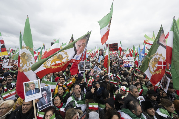 Munich rally draws 250,000 as Iranian activist calls for 'six immediate steps' to take against Islamic Republic