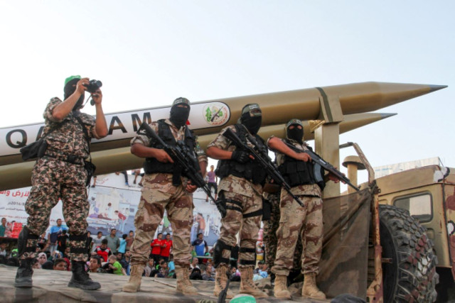 Palestinian members of the al-Qassam Brigades, the armed wing of the Hamas movement, display Qassam home-made rockets during an anti-Israel military parade on August 21, 2016 in Rafah in the southern Gaza Strip (Photo: Abed Rahim Khatib/Flash90).