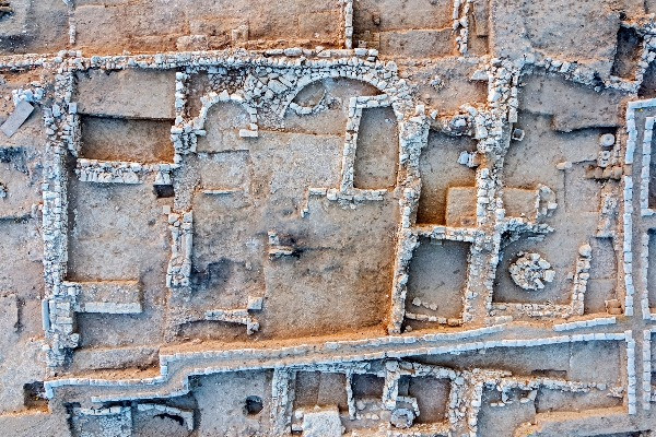 The remains of the church discovered in Rahat. On 2024 (Photo: Assaf Peretz, Israel Antiquities Authority).
