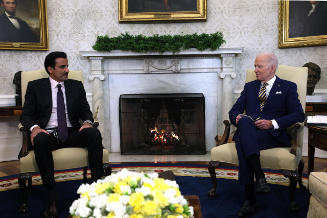 U.S. President Joe Biden holds a bilateral meeting with Qatar's Emir Sheikh Tamim bin Hamad al-Thani in the Oval Office at the White House in Washington, U.S., January 31, 2022 (Photo: REUTERS/Leah Millis).
