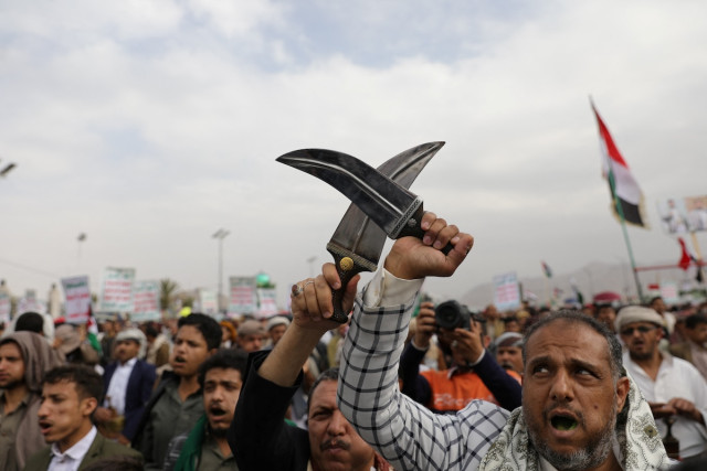 Protesters, mainly Houthi supporters, rally to show solidarity with Palestinians in the Gaza Strip, in Sanaa, Yemen July 5, 2024. REUTERS/Khaled Abdullah