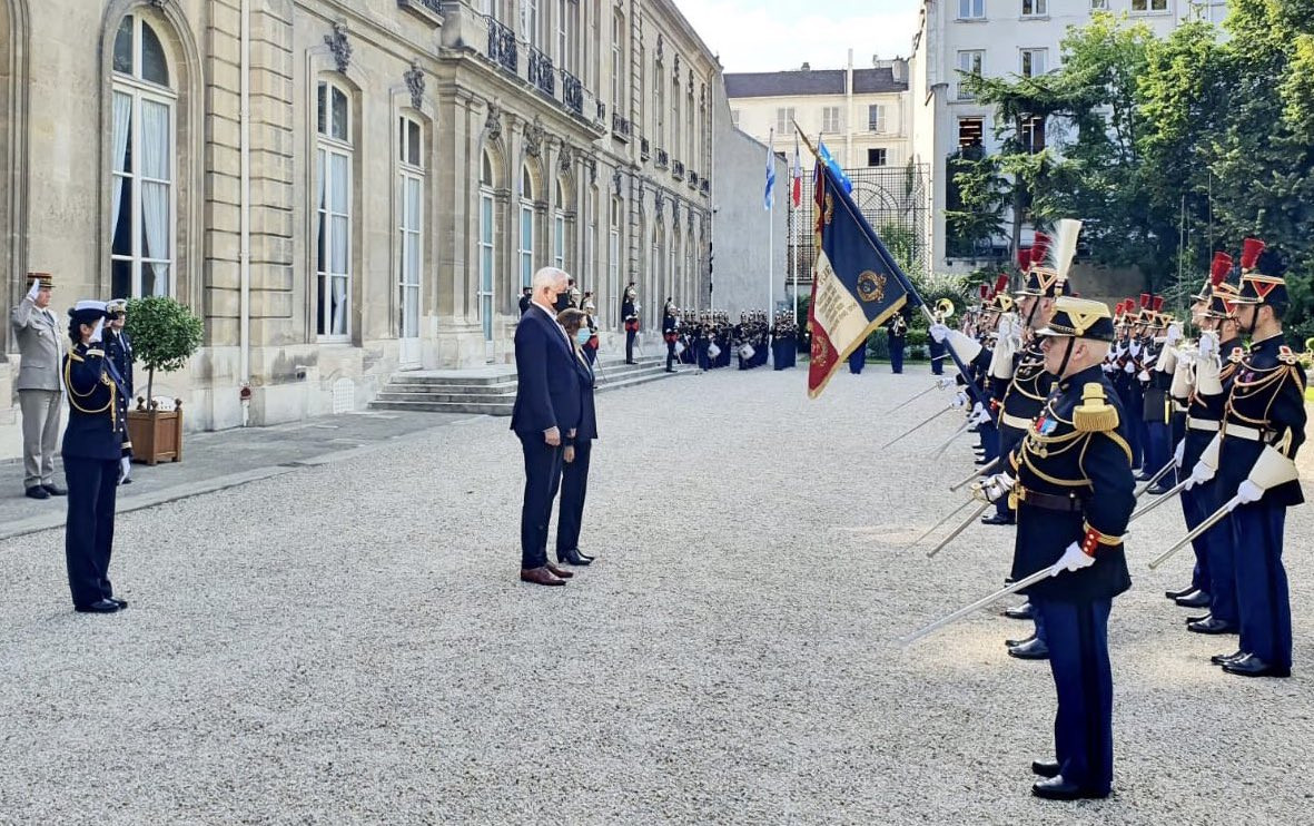 Israeli Minister of Defense Benny Gantz received by an honor guard at the French Ministry of Armed Forces, July 28, 2021 (Photo: Benny Gantz Twitter feed)