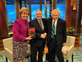 Joel Rosenberg with Terry Meeuwsen and Pat Robertson on The 700 Club (Photo: ALL ISRAEL NEWS)
