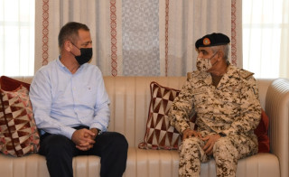 Chief of Staff of the Bahrain Defence Force Lieutenant-General Dheyab bin Saqr Al-Nuaimi welcomes Israeli Chief of General Staff General Aviv Kochavi on his official visit to Bahrain, Mar. 9, 2022 (Photo: Bahraini News Agency)