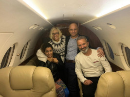 Natali and Mordi Oknin on a flight home to Israel after being released from jail in Turkey (Photo: Ministry of Foreign Affairs)