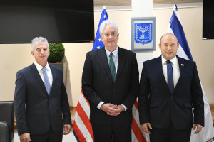 Israeli Prime Minister Naftali Bennett meets CIA Director William Burns (Photo: Amos Ben-Gershom/GPO)