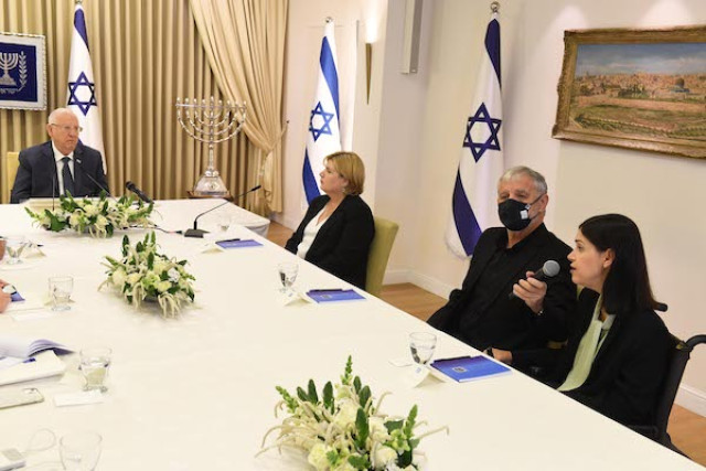 The Yesh Atid delegation comprised of MKs Orna Barbivai, Meir Cohen and Karine Elharrar arrived for consultations with President Reuven Rivlin at Beit HaNasi, April 5, 2021. (Photo: Mark Neyman/GPO)