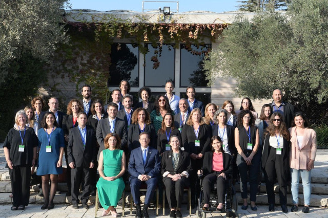 President Isaac Herzog and the Environmental Protection Ministry host the Israeli delegation to Glasgow COP26 (Photo: Amos Ben Gershom/GPO)