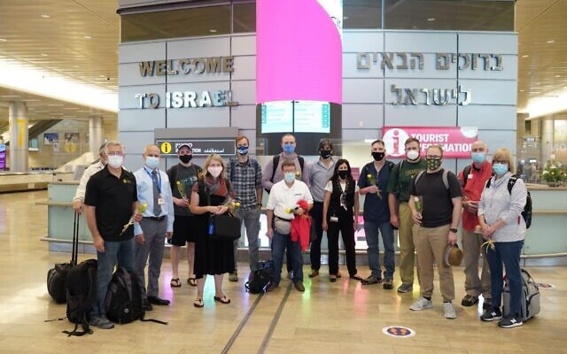 Theology students from Missouri, the first vaccinated tour group to visit Israel in over a year, at Ben-Gurion International Airport, May 27, 2021. (Photo: Michael Dimenstein/GPO)