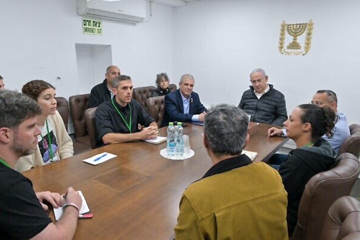 Meeting of Prime Minister Benjamin Netanyahu with hostage family members.
Screenshot used under Section 27a of the copyright law.