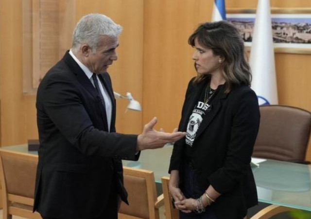 Israeli Foreign Minister Yair Lapid and Noa Tishby (Photo: Yair Lapid/Twitter)