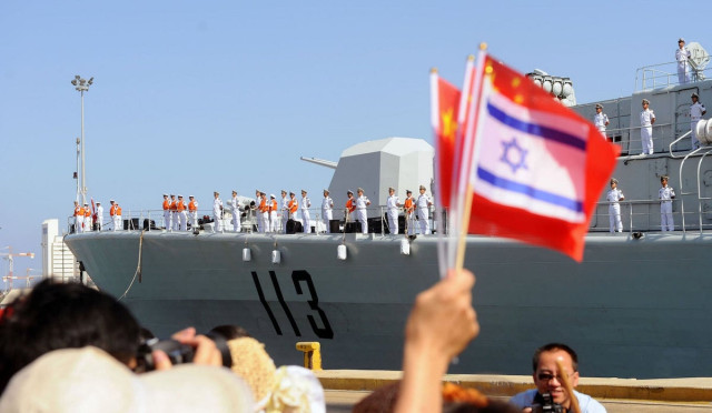 Chinese Navy ship docks in Haifa port in northern Israel in order to celebrate 20 years of cooperation between the two navies. (Photo: IDF)