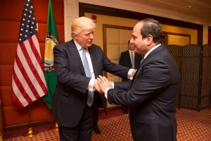 President Donald Trump greets the President of Egypt, Abdel Fattah al-Sisi, in 2017. Photo:  (Official White House Photo by Shealah Craighead)