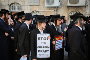 Ultra-Orthodox Jewish men march in protest of the Israeli army mandatory draft. August 13, 2019 (Photo by Flash90).
