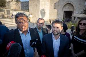 MK's Bezalel Smotrich, Itamar Ben Gvir and MK's from the Religious Zionism party visit at Damascus Gate in Jerusalem Old city on October 20, 2021 (Photo: Yonatan Sindel/Flash90).