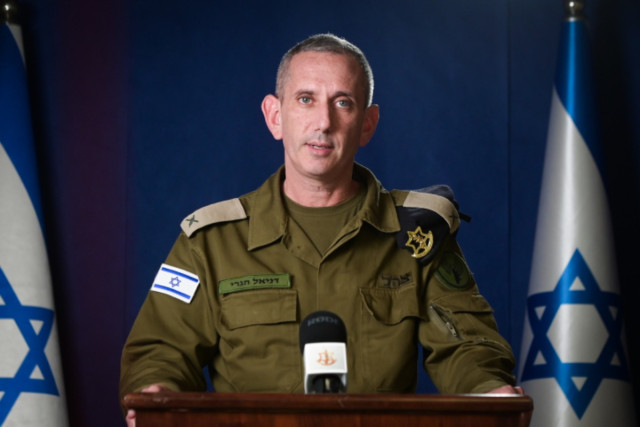 IDF Spokesperson Daniel Hagari gives a statement to the media in Tel Aviv on October 16, 2023 (Photo: Avshalom Sassoni/Flash90).