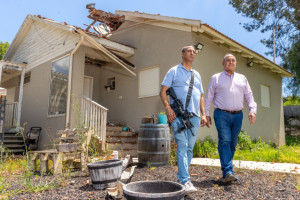 Head of the Metula regional council David Azulay with head of Shlomi municipality, Gabi Naaman, seen in the northern Israeli town of Metula. May 07, 2024 (Photo: Yossi Aloni/FLASH90).