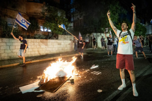Israelis protest and clash with police during a protest against the current government and call for early elections, outside the Prime Minister's Official residence in Jerusalem, on June 17, 2024 (Photo: Yonatan Sindel/Flash90).