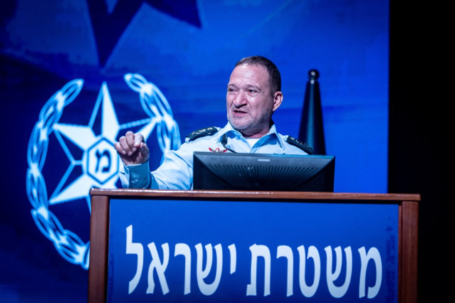 Chief of police Kobi Shabtai speaks during a farewell ceremony in his honor, at the National Police Academy in Beit Shemesh, on July 14, 2024 (Photo: Chaim Goldberg/Flash90).