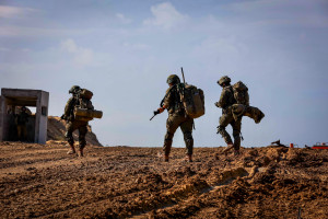 Israeli soldiers operating in Beit Lahia, in the northern Gaza Strip, on November 28, 2024. Photo by Oren Cohen/Flash90