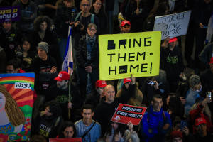 Demonstrators protest against the Israeli government and for the release of Israelis held hostage in the Gaza Stripc outside Hakirya Base in Tel Aviv, January 11, 2025. Photo by Itai Ron/Flash90