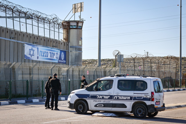 Israeli security forces guard at the Ofer prison, outside of Jerusalem, from where Palestinian terror convicts will be released as part of a hostage deal between Israel and Hamas. Photo by Jamal Awad/Flash90