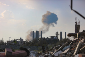 Smoke rises after an Israeli air strike in Gaza city, March 18, 2025. Photo by Ali Hassan/Flash90