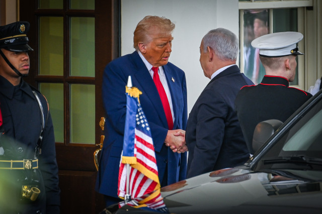 US President Donald Trump welcomes Israeli prime Minister Benjamin Netanyahu at the White House in Washington D.C., April 7, 2025. Photo by Liri Agami/Flash90