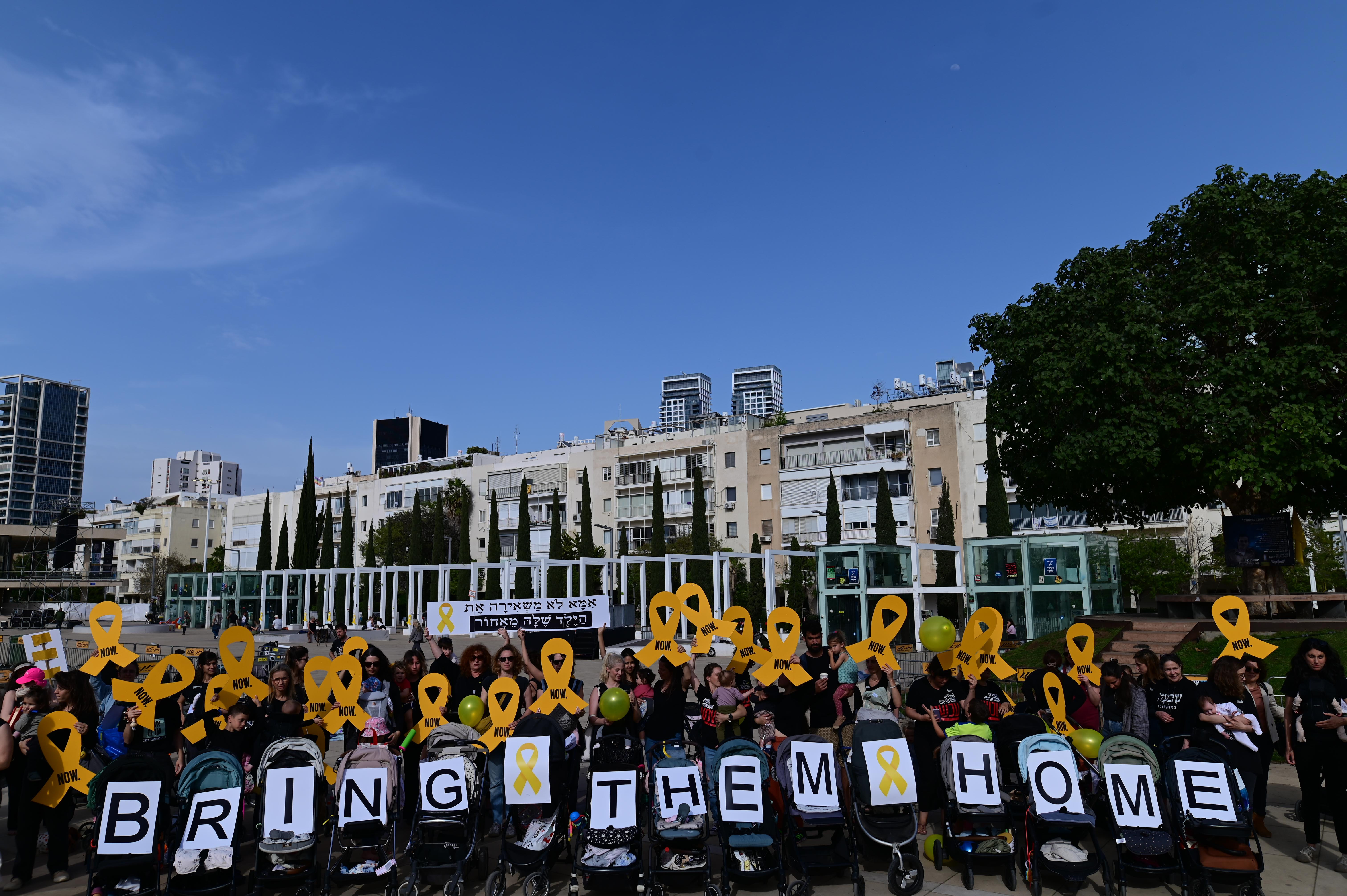 Mothers attend a protest calling for the release of the Israeli hostages held by Hamas terrorists in Gaza, at haBima Square in Tel Aviv. April 7, 2025. Photo by Tomer Neuberg/FLASH90