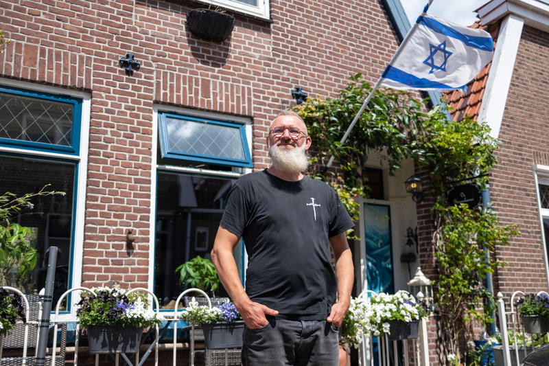 Christian resident of the small town of Urk in Holland, who shows his love and support for Israel. June 25, 2025. Photo by DOr Pazuelo/FLASH90