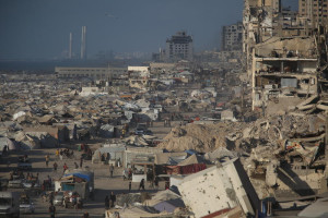Displaced Palestinians seen near their tents near the sea in Gaza City, September 2, 2025. Photo by Ali Hassan/Flash90