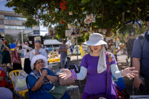 Christian evangelists pray for the safe return of all the hostages at Hostage Square in Tel Aviv, October 05, 2025. Photo by Miriam Alster/FLASH90