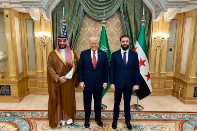 U.S. President Trump, Saudi Crown Prince Mohammed bin Salman and Syrian President Ahmad al-Sharaa meeting in Riyadh on May 14, 2025 (Photo: White House Press Secretary)