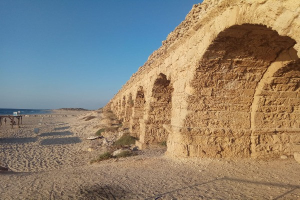 The Roman Aquaduct outside of Caesarea Maritima, in October 2 2019 (Photo: Aaron Goel-Angot).