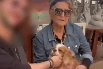 Rachel Dancyg holds her dog, Billie, on Wednesday, April 16, 2025.
Photo: Screenshot from video on social media, used under Section 27A of the copyright law.