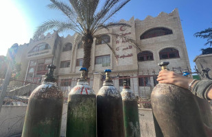 Oxygen cylinders brought to treat patients in the hospital by IDF forces (Photo: IDF)