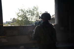 Illustrative Image: IDF Soldier in the Gaza Strip, Next to Netzarim Corridor. Photo: IDF