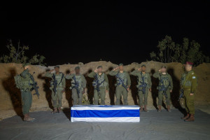 IDF soldiers operating in military protocal by Sutthisak Rintalak's coffin, fallen hostage who was returned to Israel, December 4, 2025. Photo: IDF Telegram