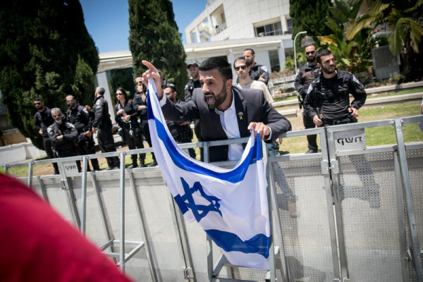 Arab‑Israeli activist Yoseph Haddad could win four Knesset seats, defy traditional political lines, poll suggests