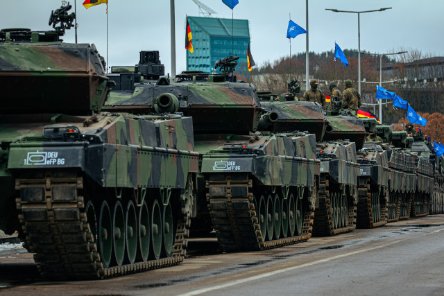 A column of Leopard 2 tanks during a NATO parade, Vilnius, Lithuania, 11.25.2023. (Photo: Shutterstock)